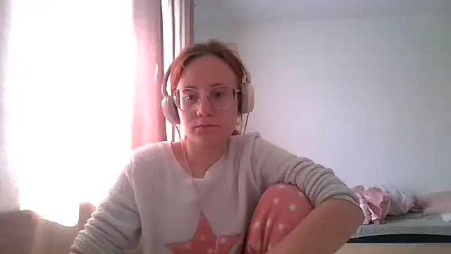 LuckySLove online show from June 2026 01:19:02 PM