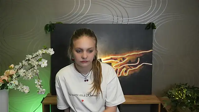 Snapshot of IraMearns chatting on October 2025 06:03:01 AM IraMearns online show from October 2025 06:03:01 AM