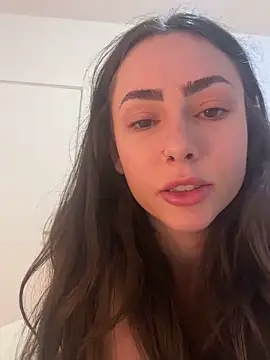 Baby Mia pires online show from February 2026 03:43:01 AM