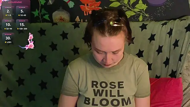 Snapshot of ReincarnatedAngel chatting on November 2025 10:35:01 PM ReincarnatedAngel online show from November 2025 10:35:01 PM