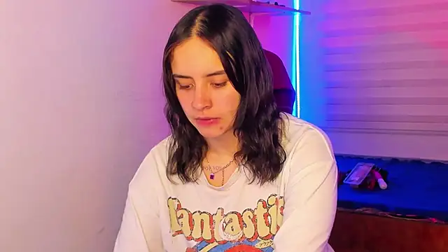 Snapshot of Emily_Lindey chatting on October 2025 03:19:01 AM Emily Lindey online show from October 2025 03:19:01 AM