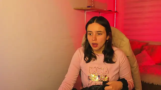 Snapshot of Emily_Lindey chatting on November 2025 03:16:01 AM Emily Lindey online show from November 2025 03:16:01 AM