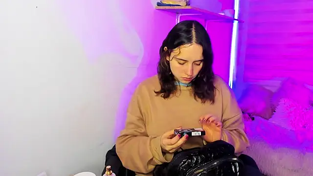 Snapshot of Emily_Lindey chatting on November 2025 03:07:01 AM Emily Lindey online show from November 2025 03:07:01 AM