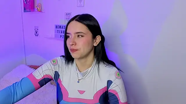 Emily Lindey online show from March 2026 06:17:02 AM