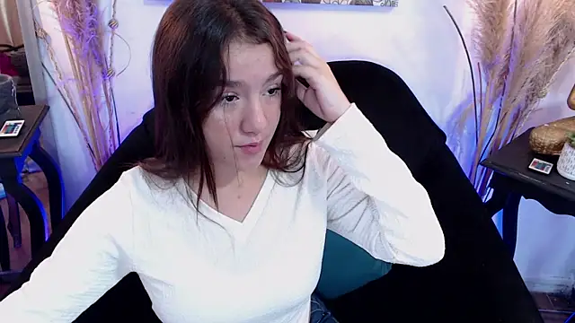 Snapshot of ZharaGag_on_u chatting on November 2025 12:18:01 PM ZharaGag on u online show from November 2025 12:18:01 PM