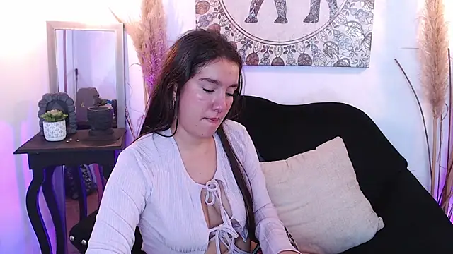 Snapshot of ZharaGag_on_u chatting on November 2025 02:42:01 PM ZharaGag on u online show from November 2025 02:42:01 PM