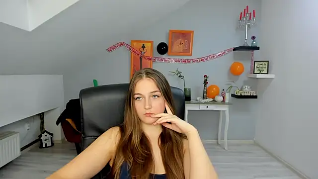 Snapshot of AnneWilsonn chatting on October 2025 12:29:01 PM AnneWilsonn online show from October 2025 12:29:01 PM