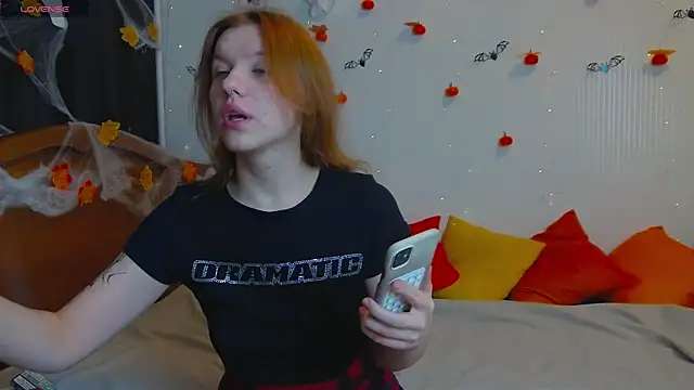 Snapshot of MeganNewCat chatting on October 2025 10:06:01 AM MeganNewCat online show from October 2025 10:06:01 AM