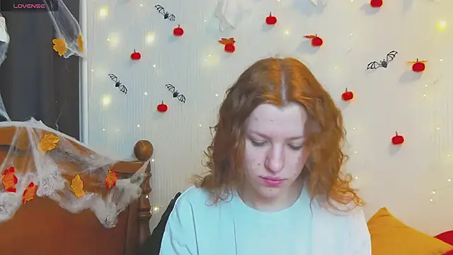 Snapshot of MeganNewCat chatting on October 2025 01:23:04 PM MeganNewCat online show from October 2025 01:23:04 PM