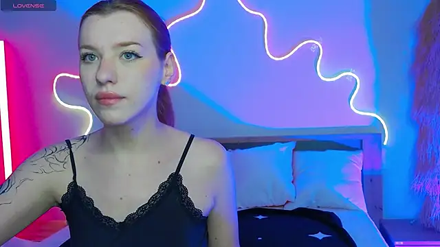 Snapshot of MeganNewCat chatting on November 2025 04:57:02 PM MeganNewCat online show from November 2025 04:57:02 PM