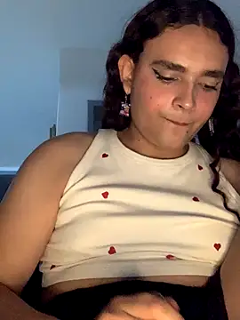 Snapshot of La-Gatiita-trans chatting on October 2025 01:41:02 AM La-Gatiita-trans online show from October 2025 01:41:02 AM