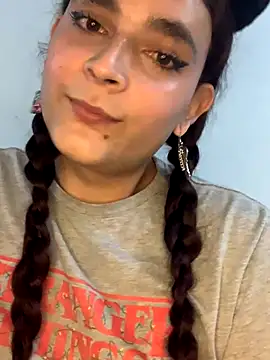 Snapshot of La-Gatiita-trans chatting on November 2025 12:13:02 AM La-Gatiita-trans online show from November 2025 12:13:02 AM