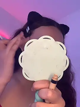 Snapshot of La-Gatiita-trans chatting on November 2025 06:52:02 PM La-Gatiita-trans online show from November 2025 06:52:02 PM