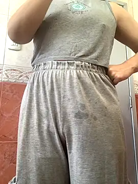 Snapshot of La-Gatiita-trans chatting on November 2025 02:16:02 PM La-Gatiita-trans online show from November 2025 02:16:02 PM