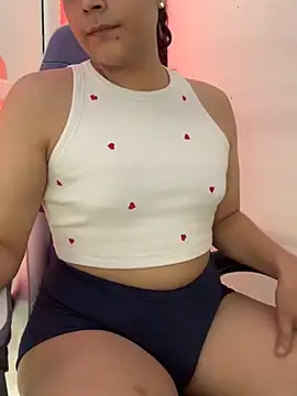 Snapshot of La-Gatiita-trans chatting on November 2025 03:45:01 PM La-Gatiita-trans online show from November 2025 03:45:01 PM