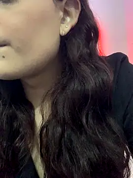 Snapshot of La-Gatiita-trans chatting on December 2025 09:32:01 PM La-Gatiita-trans online show from December 2025 09:32:01 PM