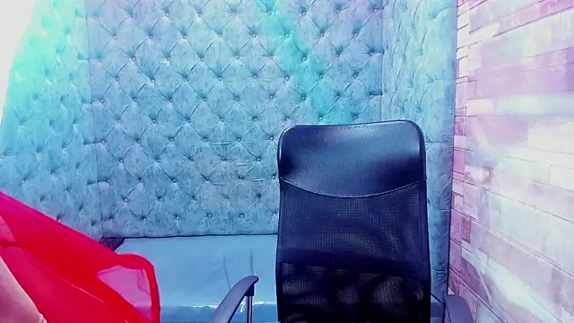 Agatha Leon  online show from March 2026 07:20:02 PM