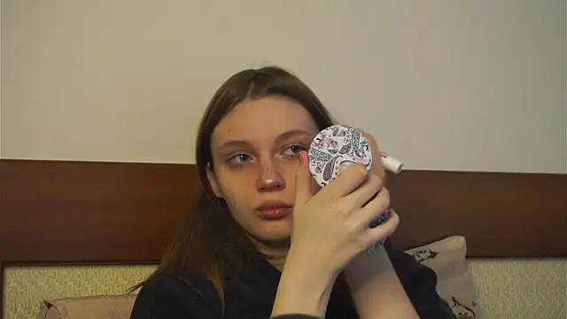 Snapshot of RoslynArcuo chatting on November 2025 08:13:02 PM RoslynArcuo online show from November 2025 08:13:02 PM