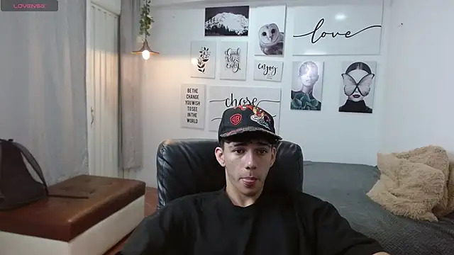 Snapshot of AmethystShadow17 chatting on November 2025 03:56:02 PM AmethystShadow17 online show from November 2025 03:56:02 PM