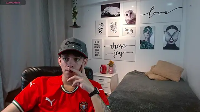 Snapshot of AmethystShadow17 chatting on December 2025 04:13:01 PM AmethystShadow17 online show from December 2025 04:13:01 PM