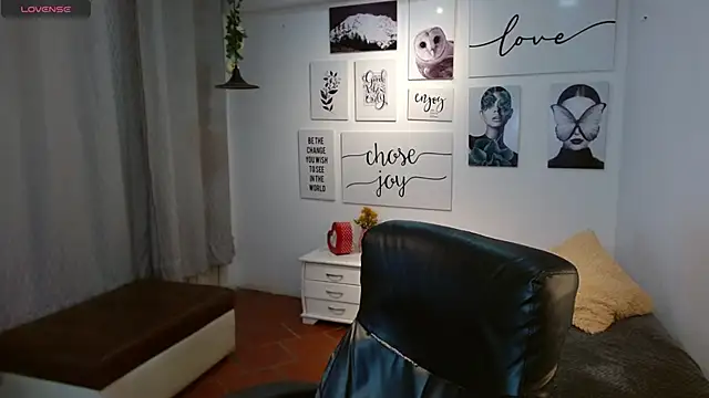 Snapshot of AmethystShadow17 chatting on December 2025 04:49:02 PM AmethystShadow17 online show from December 2025 04:49:02 PM