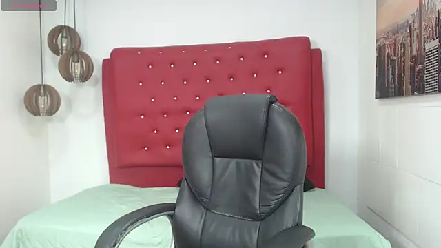 Snapshot of AmethystShadow17 chatting on December 2025 08:04:01 PM AmethystShadow17 online show from December 2025 08:04:01 PM