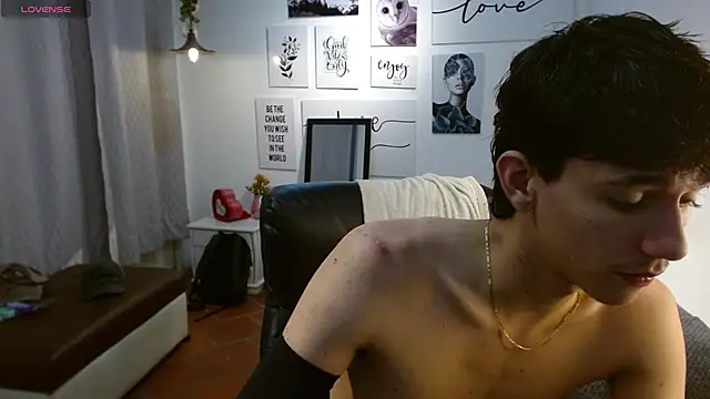 AmethystShadow17 online show from December 2025 08:05:02 PM