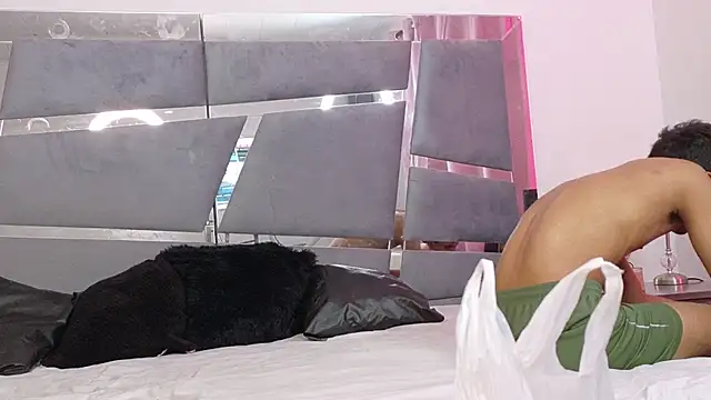 Snapshot of Desire4Duo chatting on November 2025 01:55:02 PM Desire4Duo online show from November 2025 01:55:02 PM