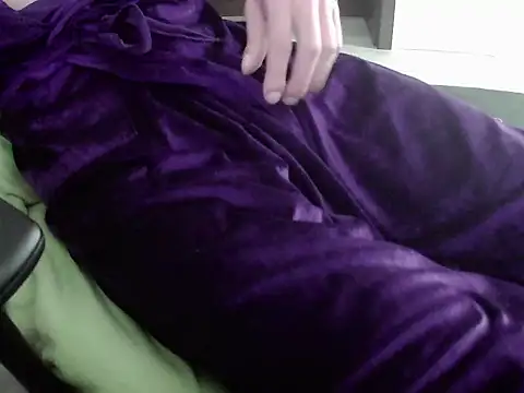 Snapshot of Batboy94 chatting on October 2025 07:32:01 PM Batboy94 online show from October 2025 07:32:01 PM