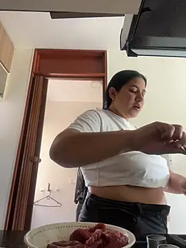 kassandra luxury online show from November 2025 06:01:02 PM