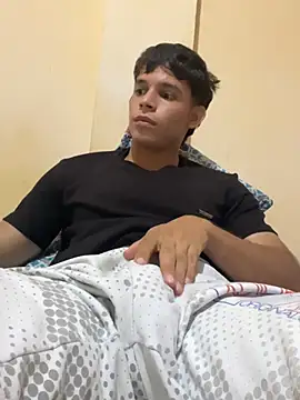 Snapshot of Michael_black01 chatting on April 2026 11:37:02 PM Michael black01 online show from April 2026 11:37:02 PM