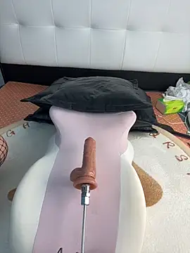 Snapshot of youzi33 chatting on November 2025 11:10:02 AM youzi33 online show from November 2025 11:10:02 AM