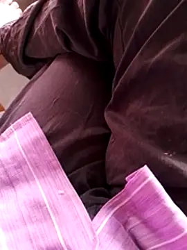 Snapshot of svk_05 chatting on November 2025 06:18:02 AM svk 05 online show from November 2025 06:18:02 AM