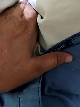 Snapshot of svk_05 chatting on November 2025 01:44:02 PM svk 05 online show from November 2025 01:44:02 PM