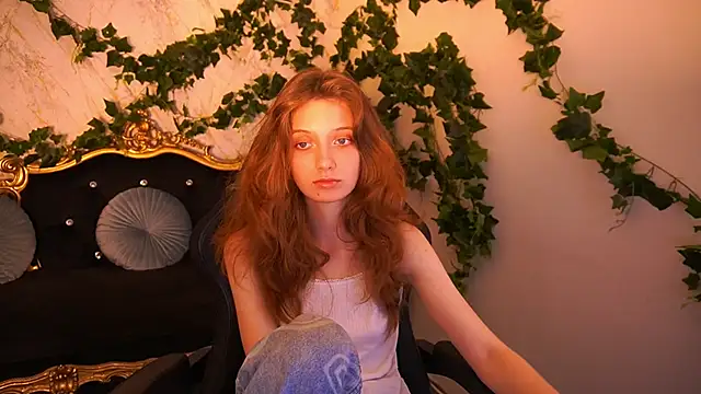 CuteeFoxy online show from November 2025 03:55:01 PM