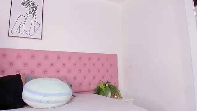 Snapshot of Hanna_Garciia chatting on October 2025 07:58:01 PM Hanna Garciia online show from October 2025 07:58:01 PM