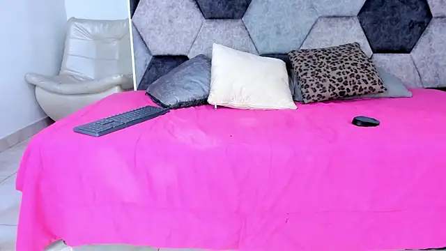 Snapshot of Hanna_Garciia chatting on November 2025 08:00:01 PM Hanna Garciia online show from November 2025 08:00:01 PM