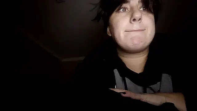 Snapshot of GwendolynFoster chatting on October 2025 04:33:01 PM GwendolynFoster online show from October 2025 04:33:01 PM