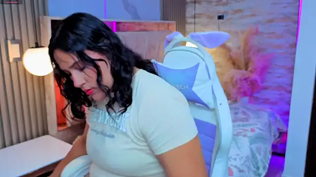 luna jonezz online show from November 2025 11:20:01 AM