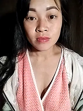 Snapshot of Hani-i chatting on November 2025 10:20:01 PM Hani-i online show from November 2025 10:20:01 PM