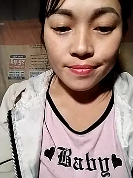 Snapshot of Hani-i chatting on November 2025 01:33:02 PM Hani-i online show from November 2025 01:33:02 PM