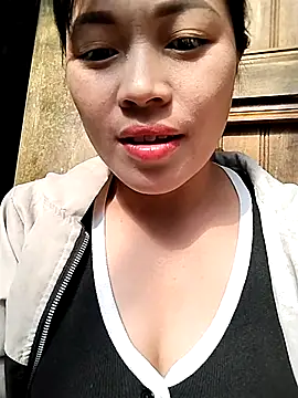 Snapshot of Hani-i chatting on November 2025 06:27:01 AM Hani-i online show from November 2025 06:27:01 AM