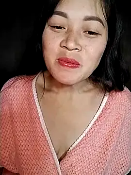 Snapshot of Hani-i chatting on December 2025 09:34:02 PM Hani-i online show from December 2025 09:34:02 PM