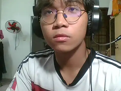 kave2033 online show from October 2025 03:25:01 PM