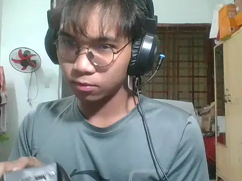 kave2033 online show from November 2025 04:08:02 PM