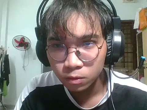 kave2033 online show from November 2025 04:29:01 PM