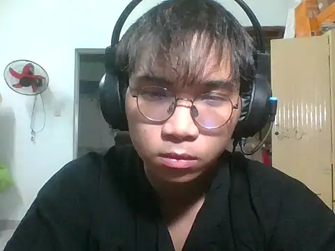 kave2033 online show from November 2025 03:10:02 PM