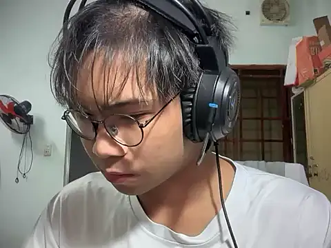 kave2033 online show from November 2025 03:05:01 PM