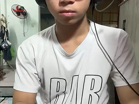 kave2033 online show from February 2026 04:01:01 PM