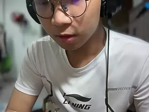 kave2033 online show from February 2026 03:16:01 PM